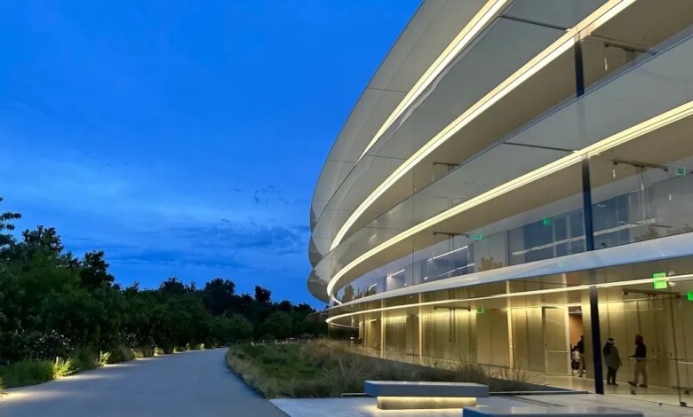 تحذر شركة Apple موظفيها من مغادرة الولايات المتحدة وسط تأخيرات في العودة 1 1766441653 تحذر شركة Apple موظفيها من مغادرة الولايات المتحدة وسط تأخيرات