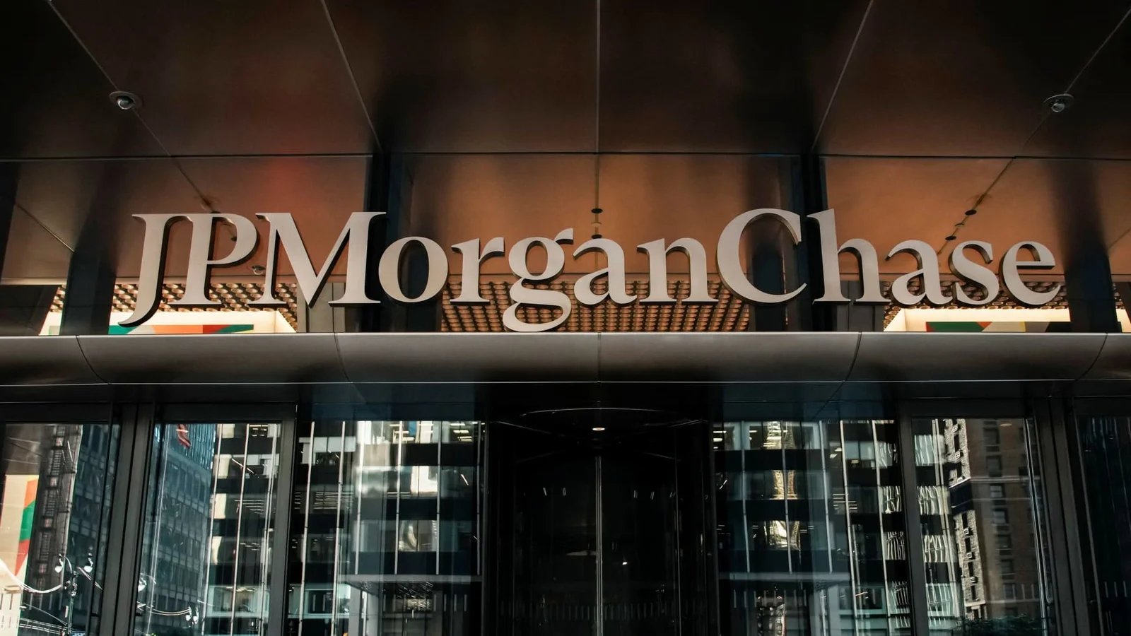 108214888 17610696602025 10 21t171855z 1126286995 rc2dghapsvej rtrmadp 0 jpmorgan new york